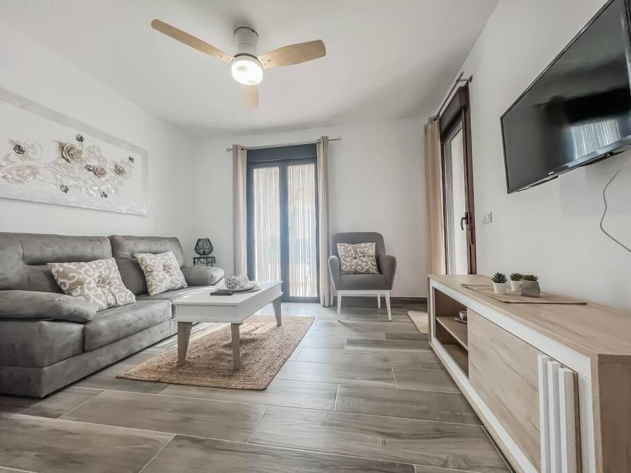 Modern 2 Bed Apartment With Pool In Фрихилиана Экстерьер фото