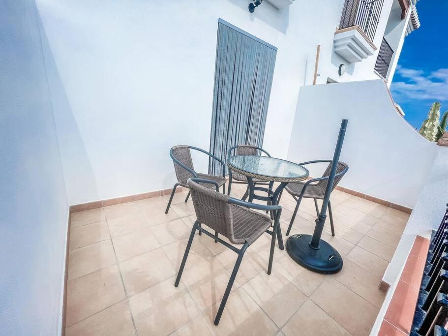 Modern 2 Bed Apartment With Pool In Фрихилиана Экстерьер фото