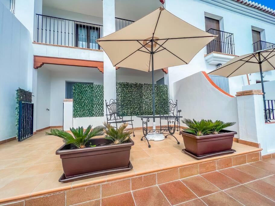 Modern 2 Bed Apartment With Pool In Фрихилиана Экстерьер фото