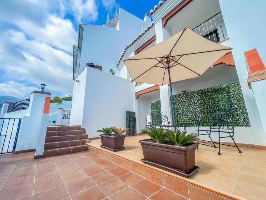 Modern 2 Bed Apartment With Pool In Фрихилиана Экстерьер фото